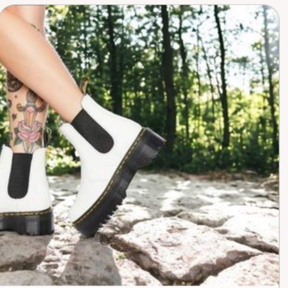 Dr. Martens Smooth Leather Chelsea Boots White Size 10 New